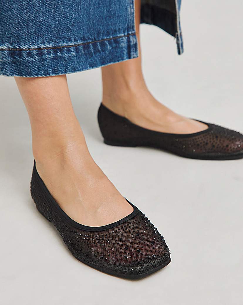 New In - Mesh Embellished Ballet Flats Wide