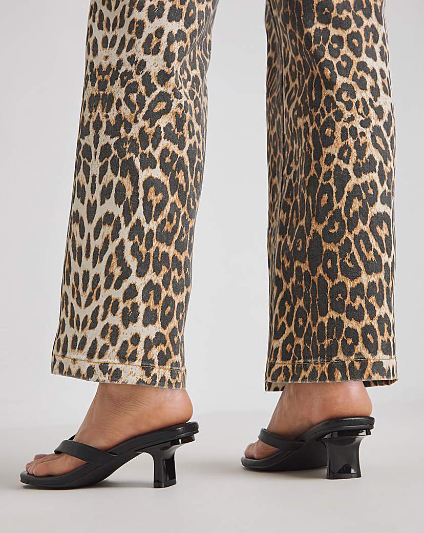 Toe Post Kitten Heel Ex Wide