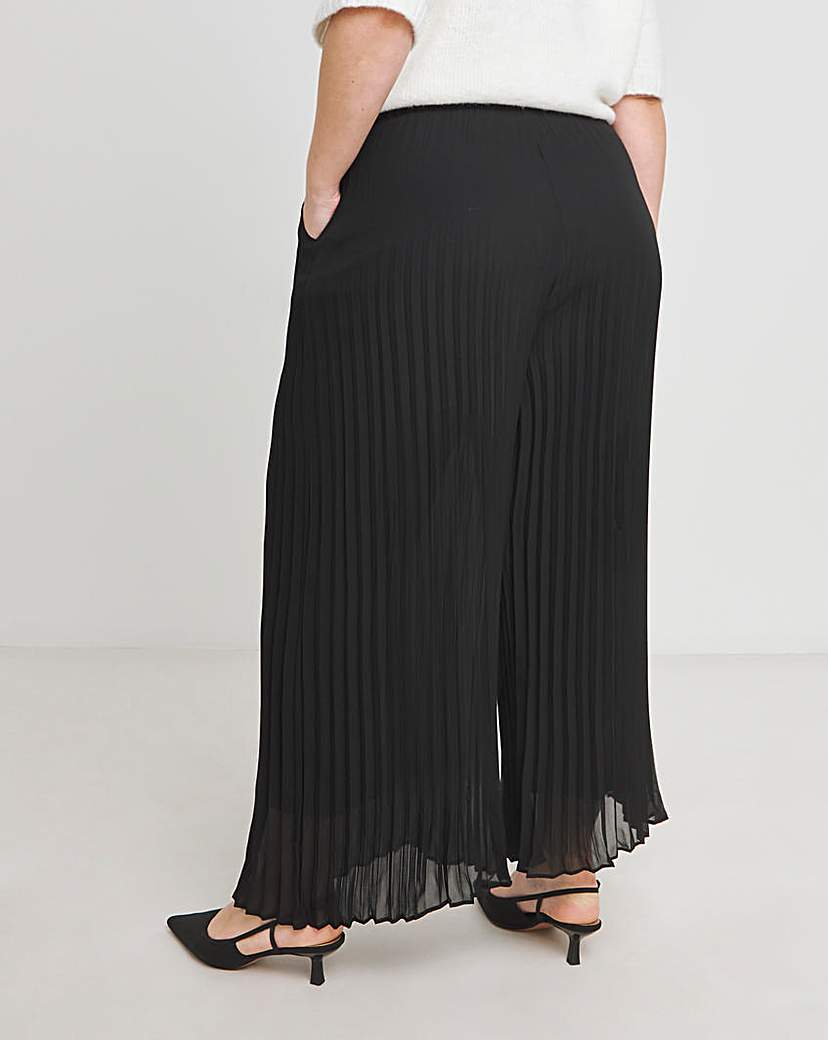 Pleated Wide Leg Trousers