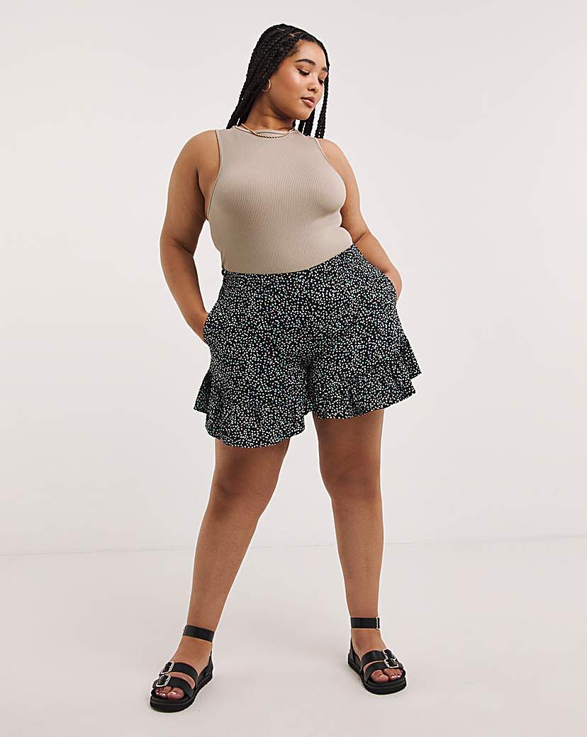 Lightweight Frill Hem Flippy Short