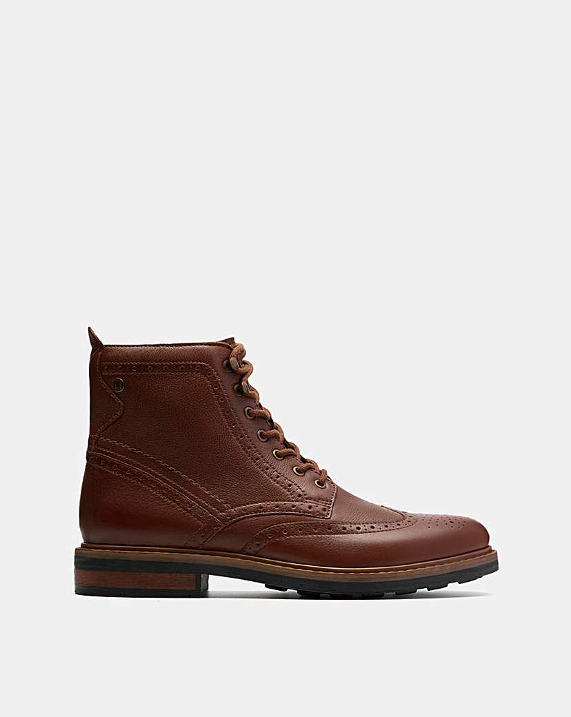 New In - Clarks Newford Lacebt Mid Boots - Tan
