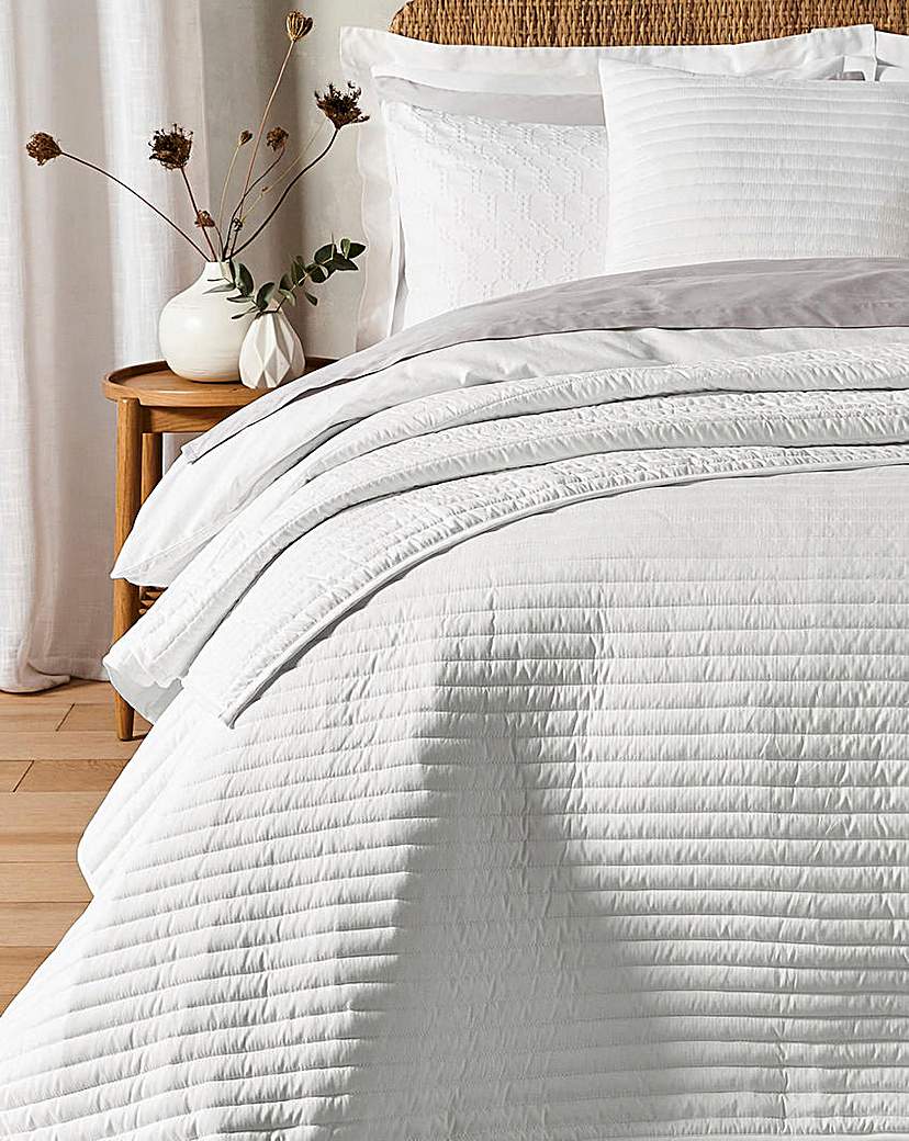 Quilted Lines Bedspread