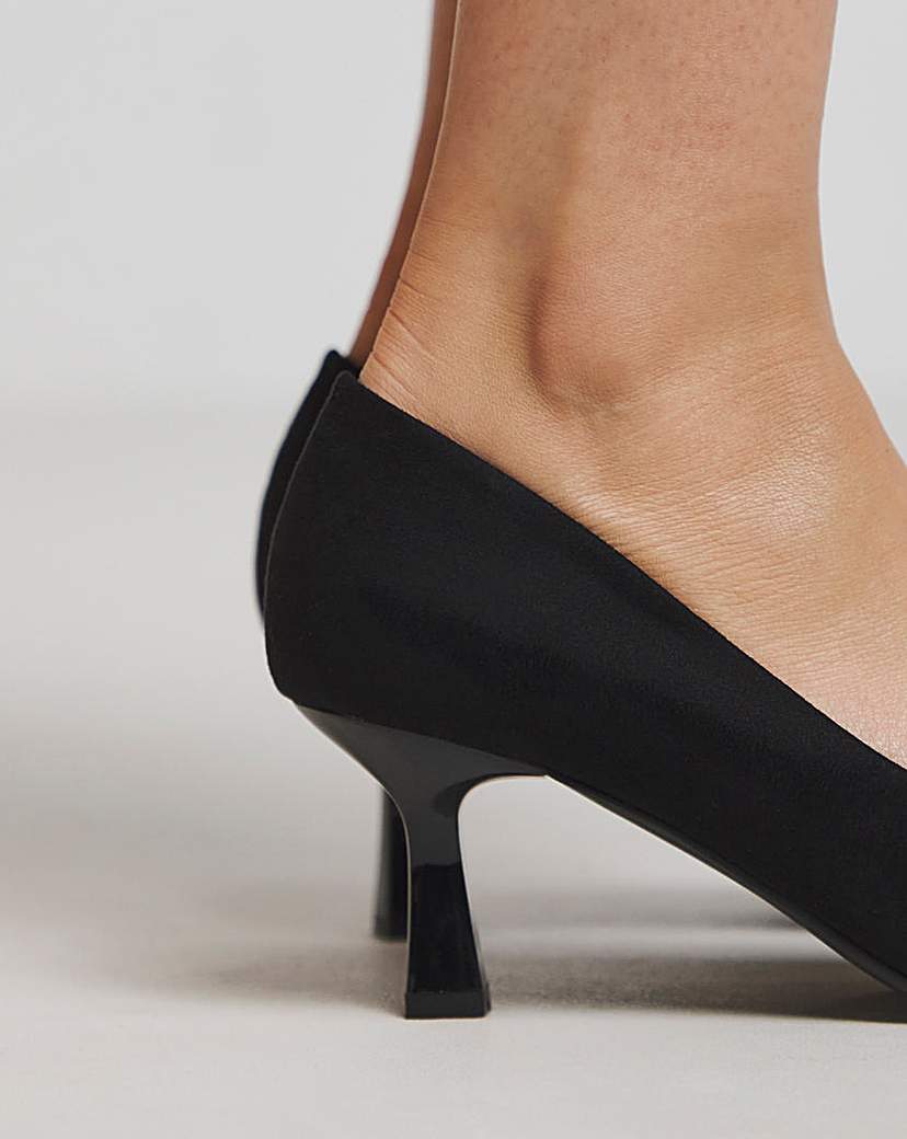 Kitten Heel Pointed Court Shoe Wide Fit