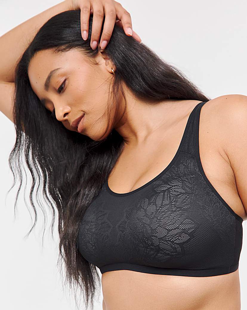 Triumph Fit Lace Non Wired Padded Bra