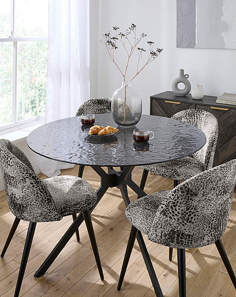 New In - Colton Table with 4 Savannah Chairs