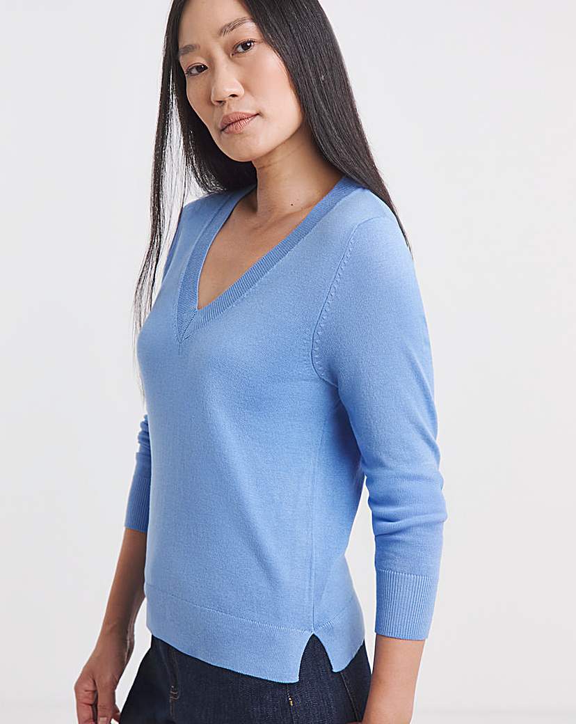 New In - V NECK JUMPER