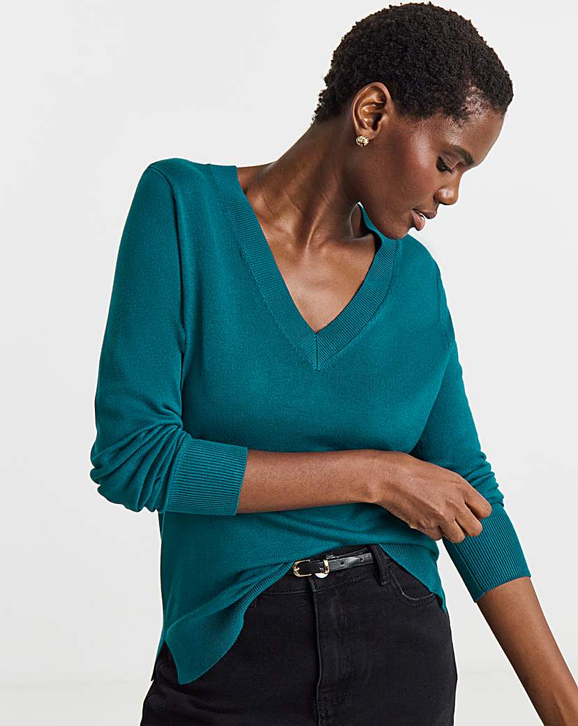 New In - V NECK JUMPER