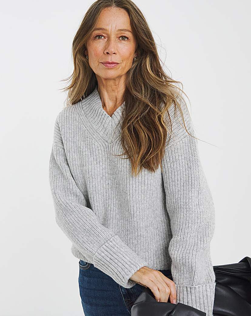 New In - V NECK JUMPER