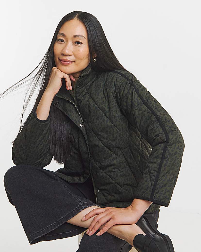 Funnel Neck Printed Short Quilted Jacket