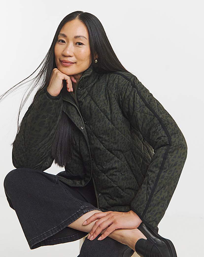 Funnel Neck Printed Short Quilted Jacket