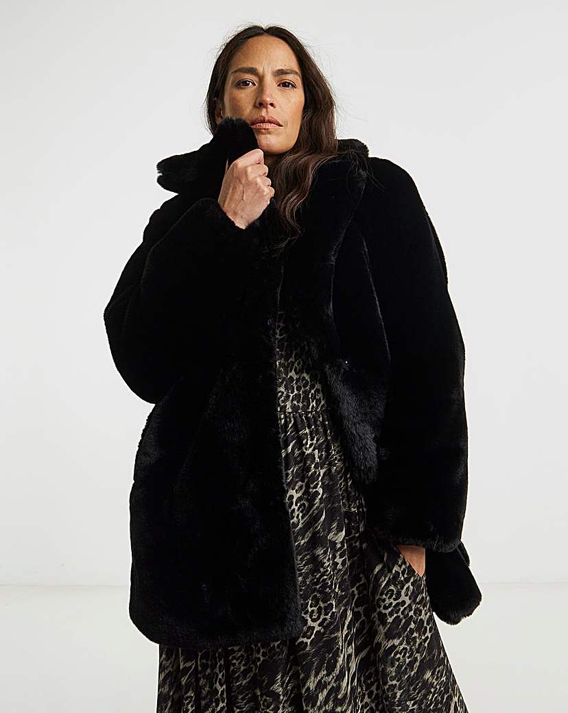 New In - Plush Faux Fur Coat