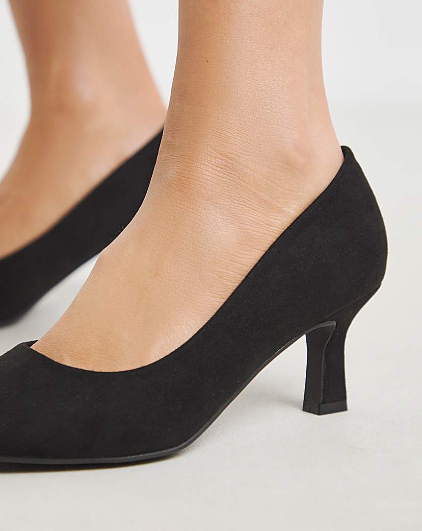 Pointed Toe Kitten Heel Shoe Ex Wide