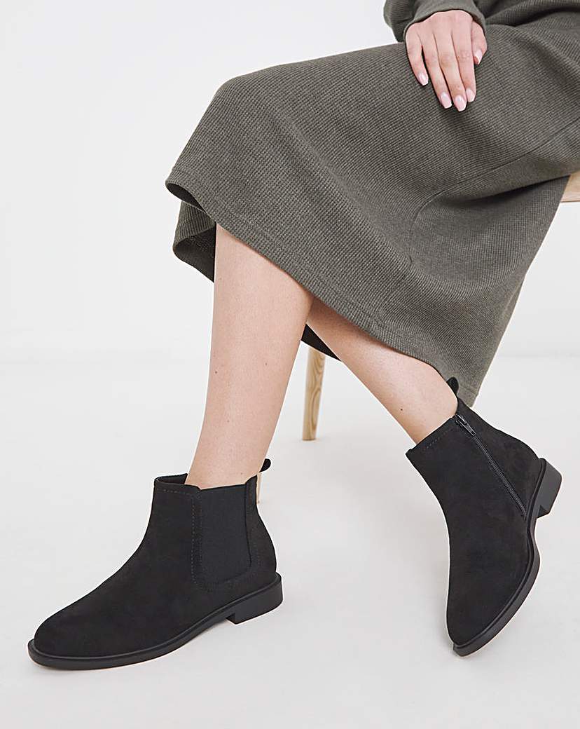 New In - Classic Ankle Chelsea Boots E Fit