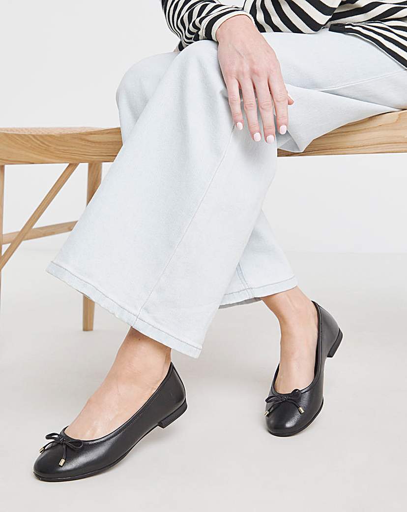 New In - Classic Leather Ballerina Wide