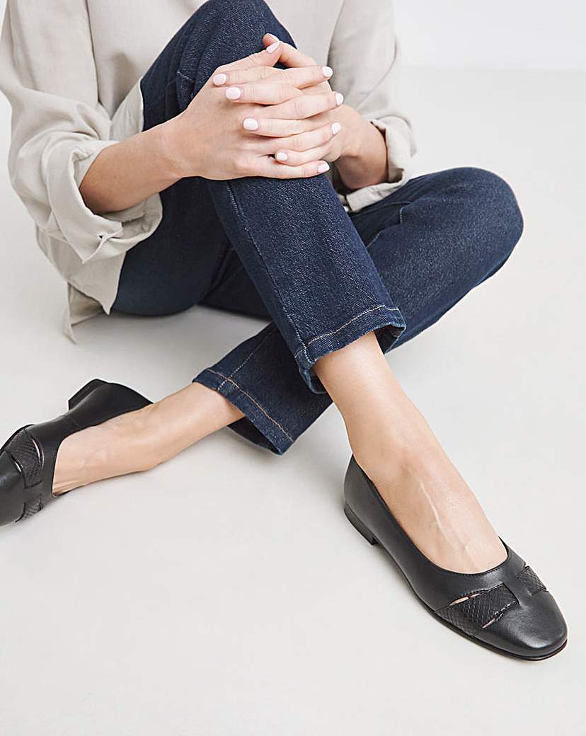 Cut Out Detail Ballerina Ex Wide