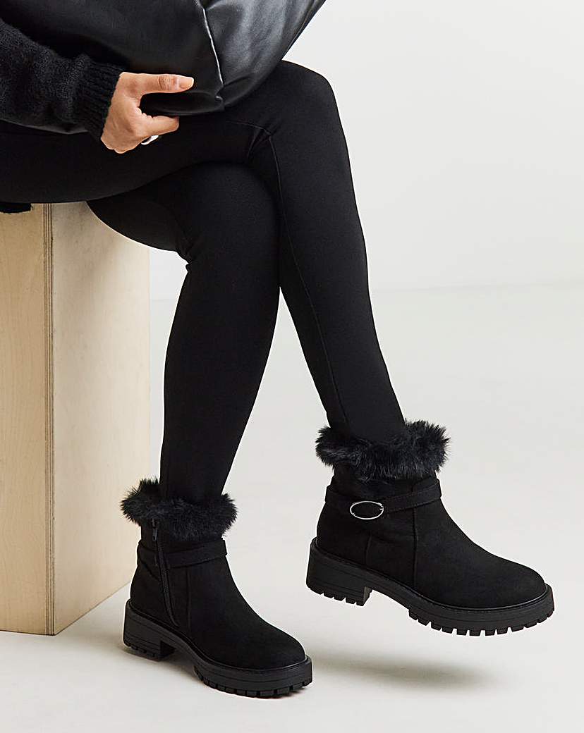 New In - Chunky Ankle Boot Fur Trim Wide