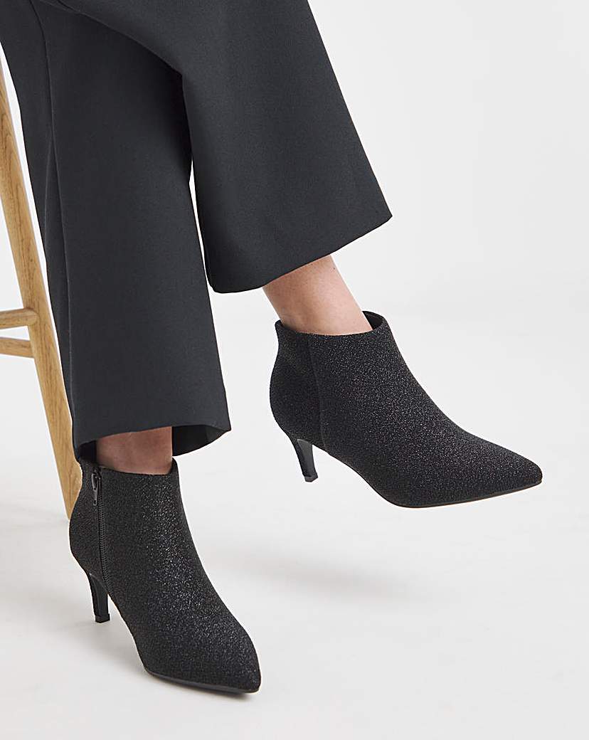 New In - Kitten Heel Pointed Toe Ankle Boot E