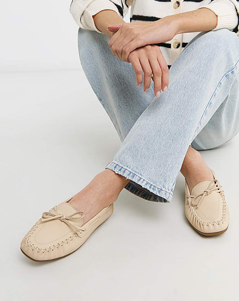 Puckered Whipstitch Detail Loafers Wide