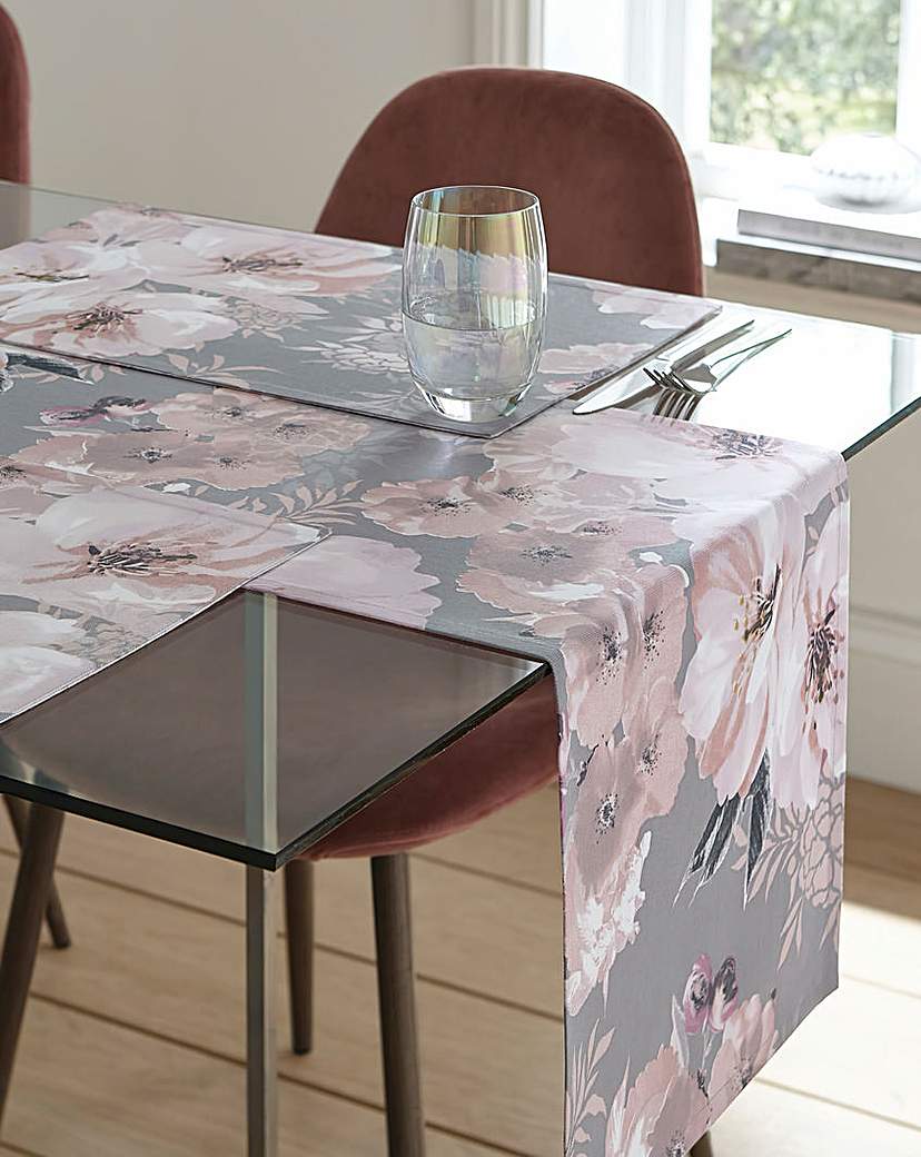 Cl Dramatic Floral Table Runner