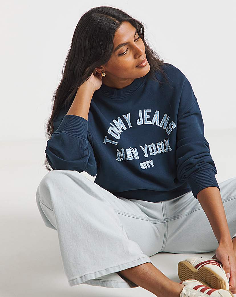 New In - Tommy Jeans Boxy Varsity Sweatshirt