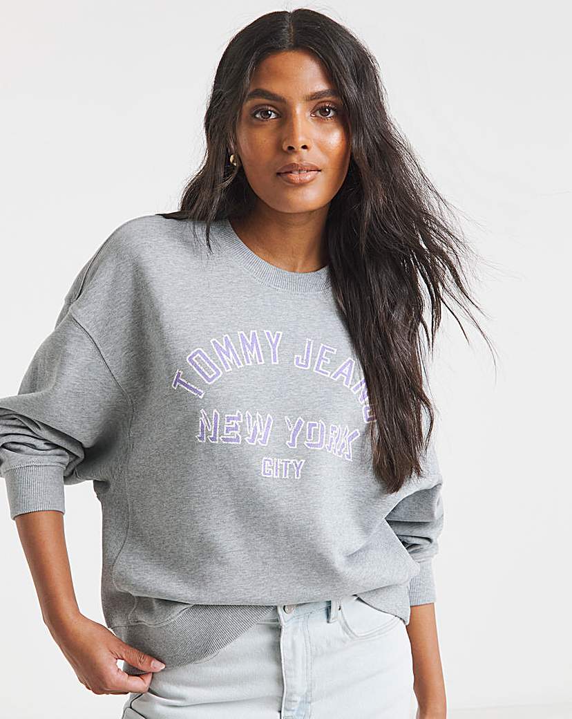 New In - Tommy Jeans Boxy Varsity Sweatshirt
