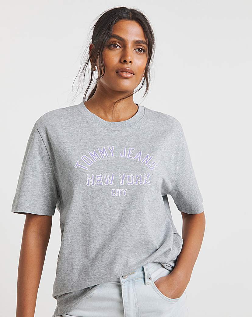 New In - Tommy Jeans Boxy Varsity T-Shirt