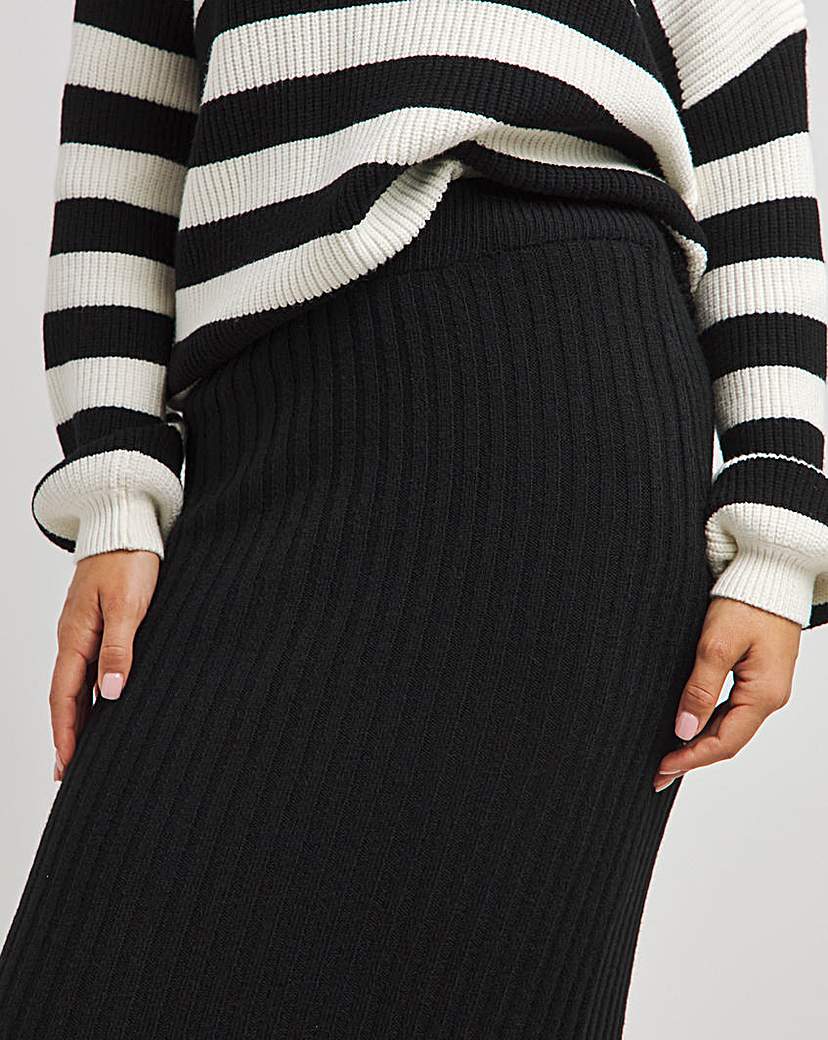 Knitted Maxi Skirt