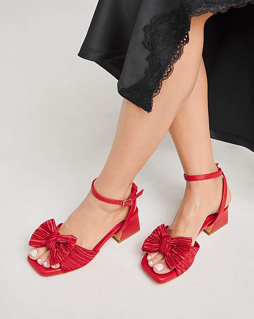 Plisse Bow Low Heel Sandal Wide