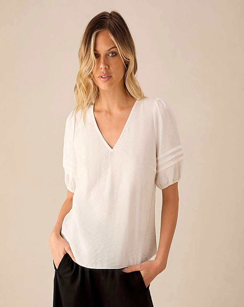 Ro&Zo White Sleeve Pleat Top