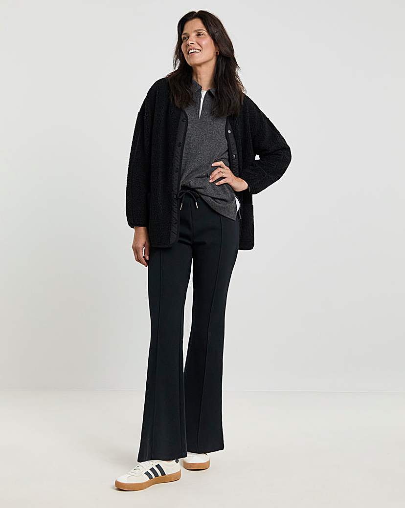New In - Flared Jogger