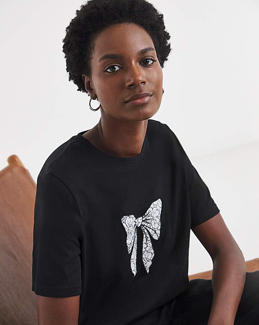 New In - Bow Lace T-Shirt