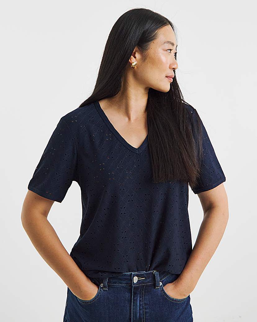 V-Neck Broderie T-Shirt