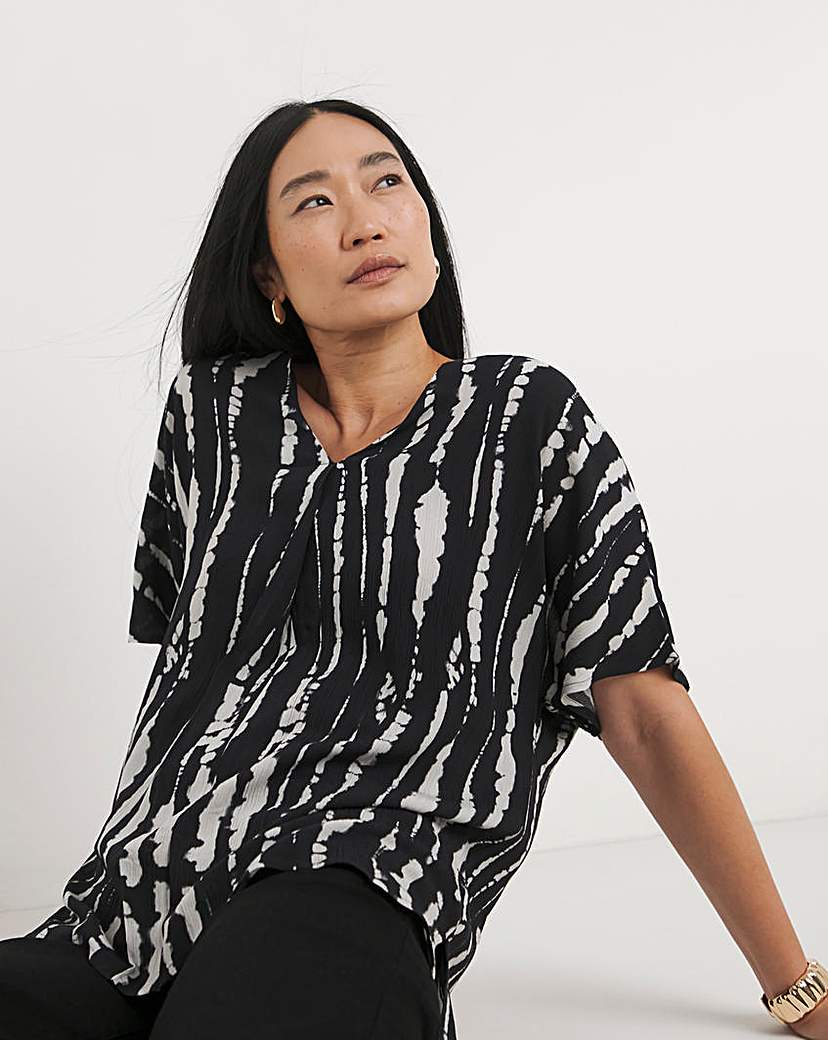 Printed Crinkle Tunic Top