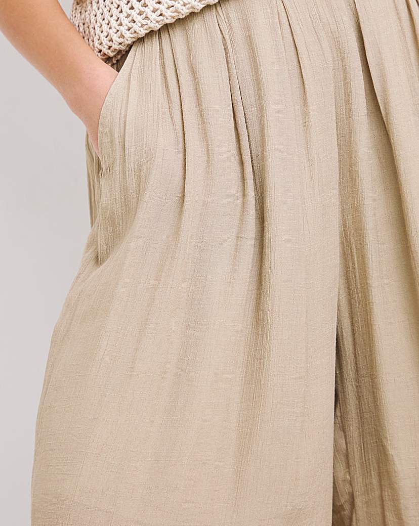 Pleated Extreme Wide Leg Culotte