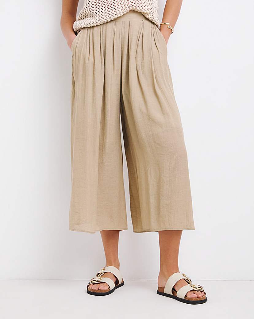 Pleated Extreme Wide Leg Culotte