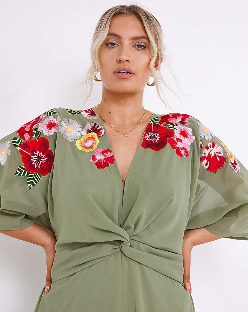 Hope & Ivy Cora Embroidered Dress