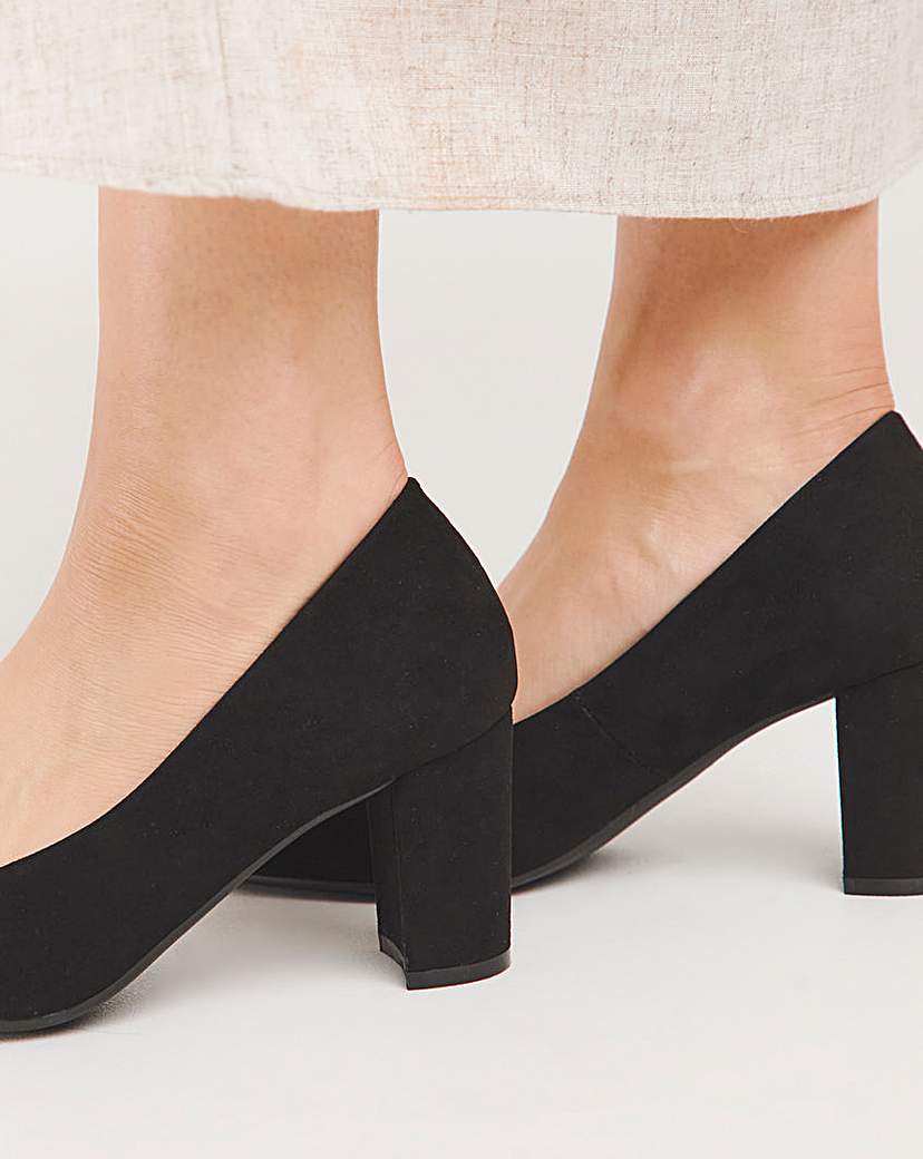 Comfort Flexible Court Shoe EEE Fit