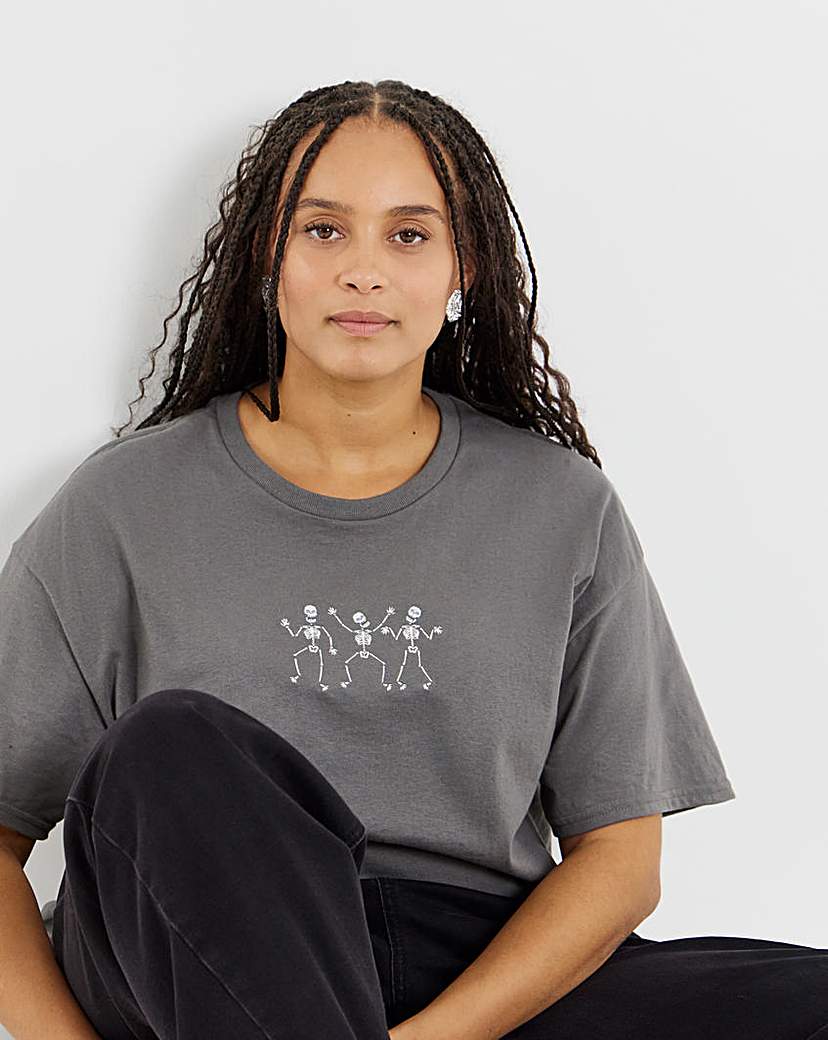 New In - Skeleton Embroidery T-Shirt