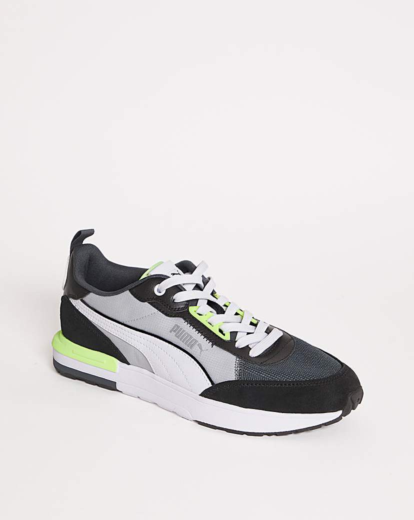 PUMA R22 Trainers