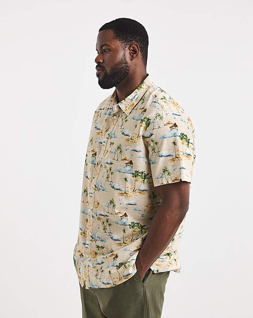 Holiday Print Short Sleeve Shirt