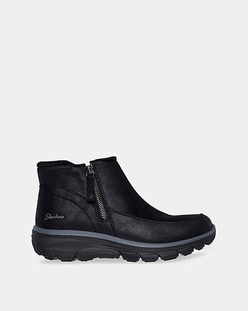 New In - Skechers Easy Going Braided Boot -D Fit