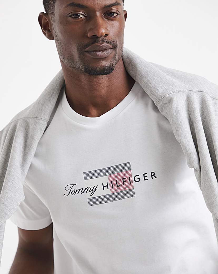 Tommy Hilfiger Script Flag T-Shirt