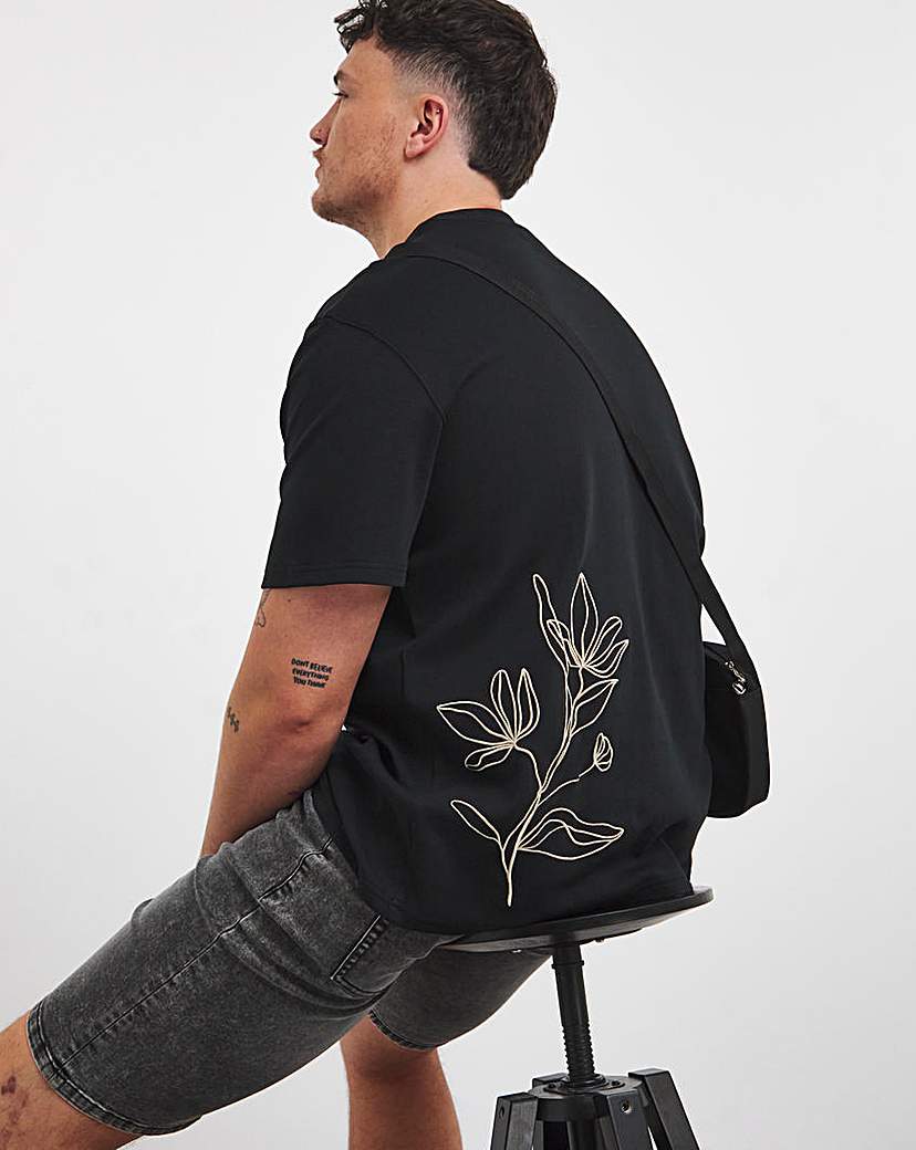 Relaxed Fit Floral Embroidered T-Shirt