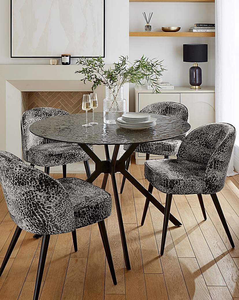 New In - Colton Table with 4 Savannah Chairs