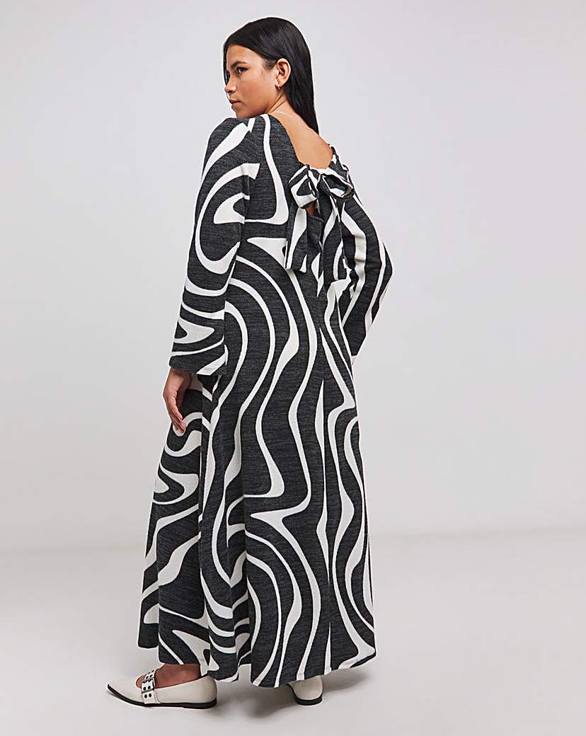Mono Print Flare Sleeve Cosy Maxi Dress
