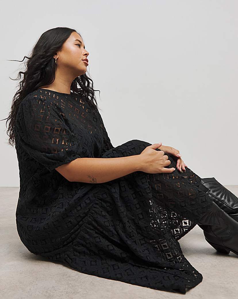 Black Lace Tiered Midaxi Dress