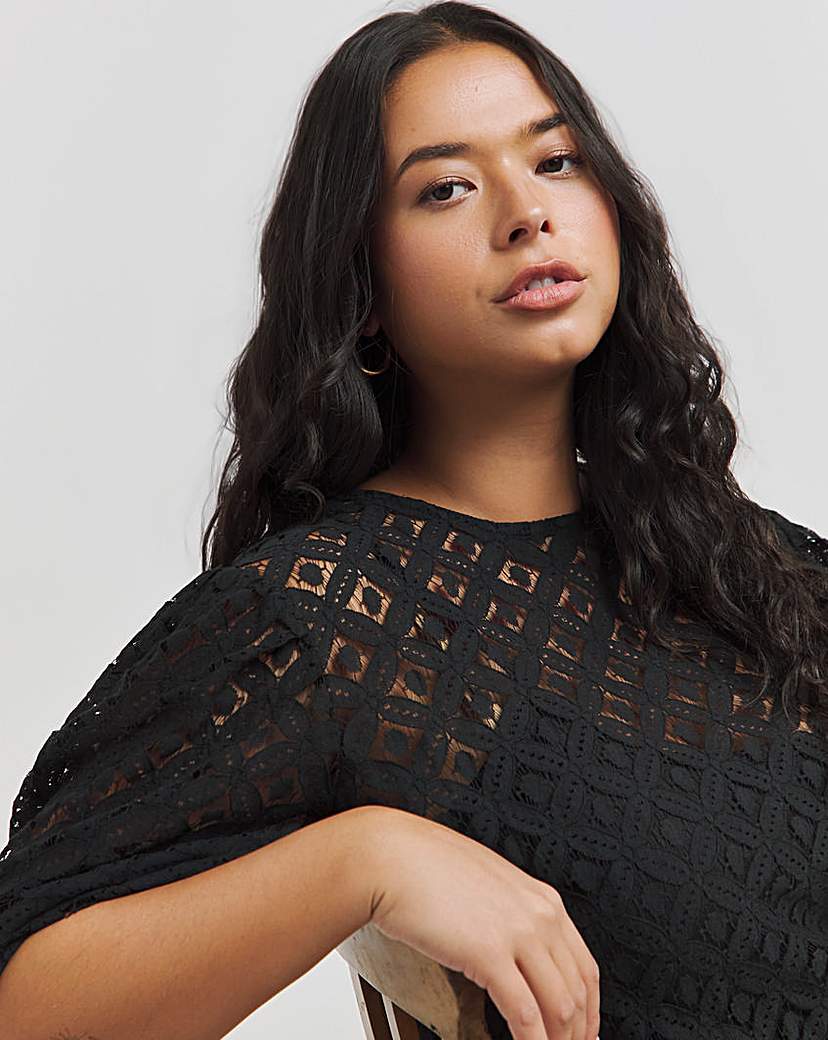 Black Lace Tiered Midaxi Dress