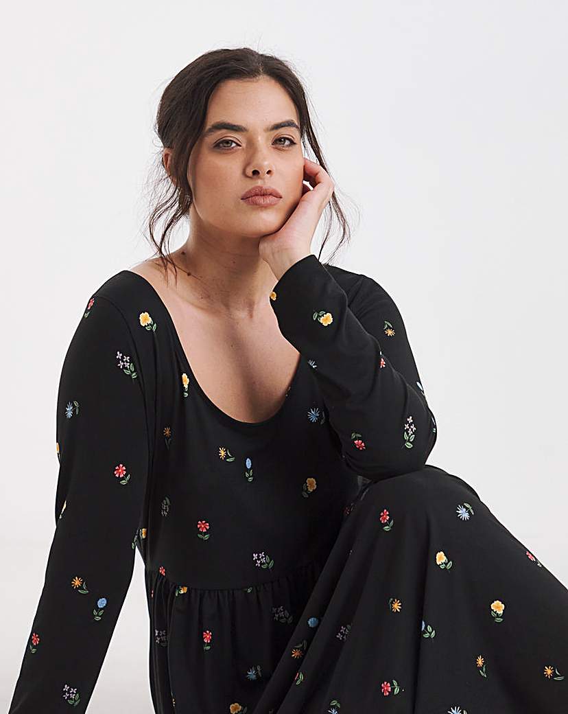 Scoop Neck Pocket Midi Dress