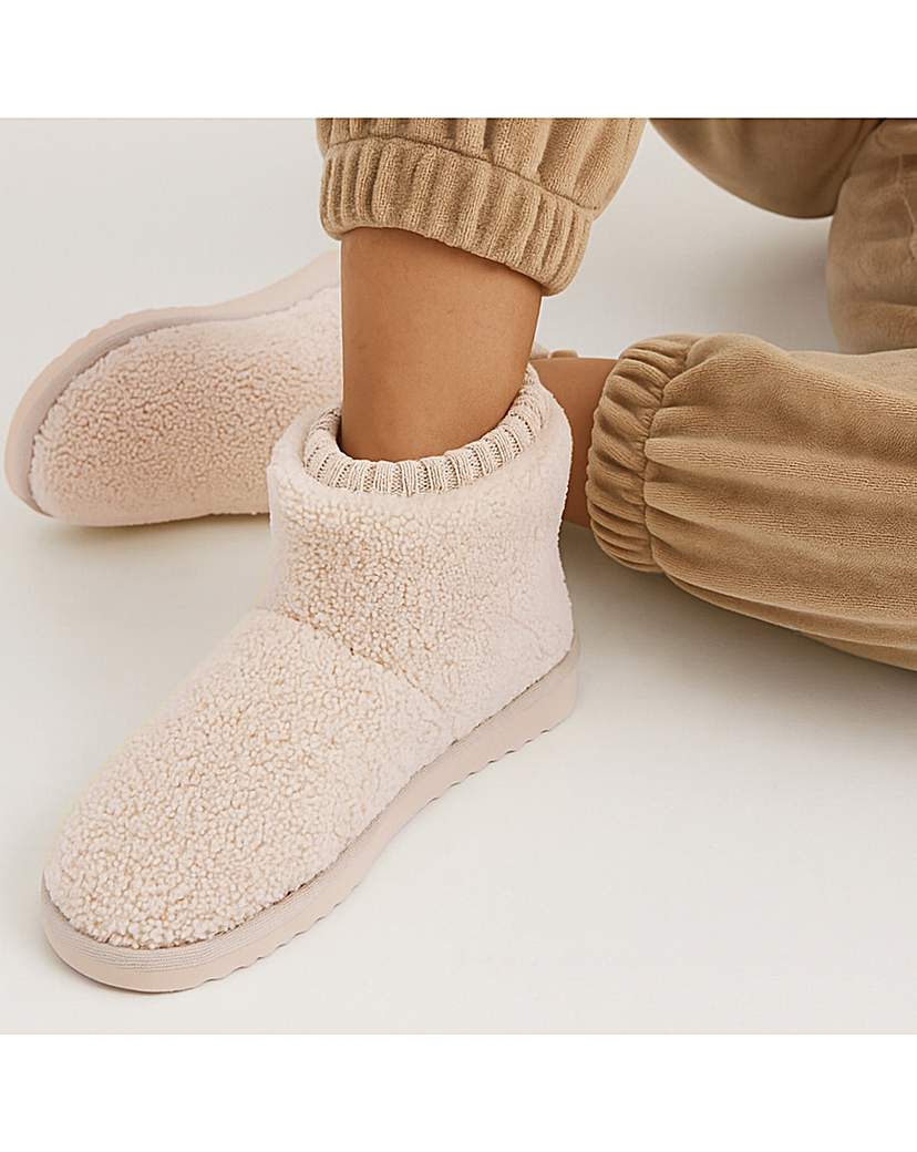 New In - Totes Ladies Borg Boot With Cuff Detail
