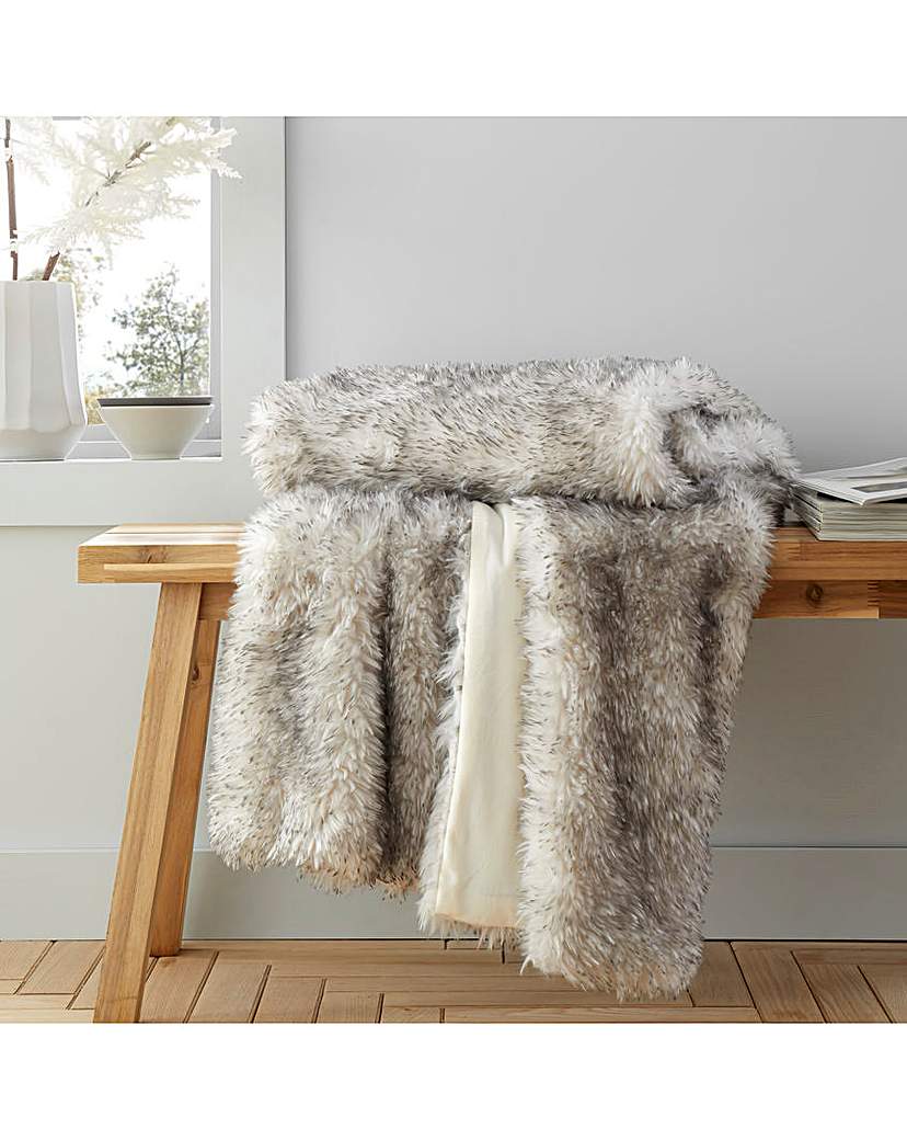 New In - Catherine Lansfield Faux Fur Throw